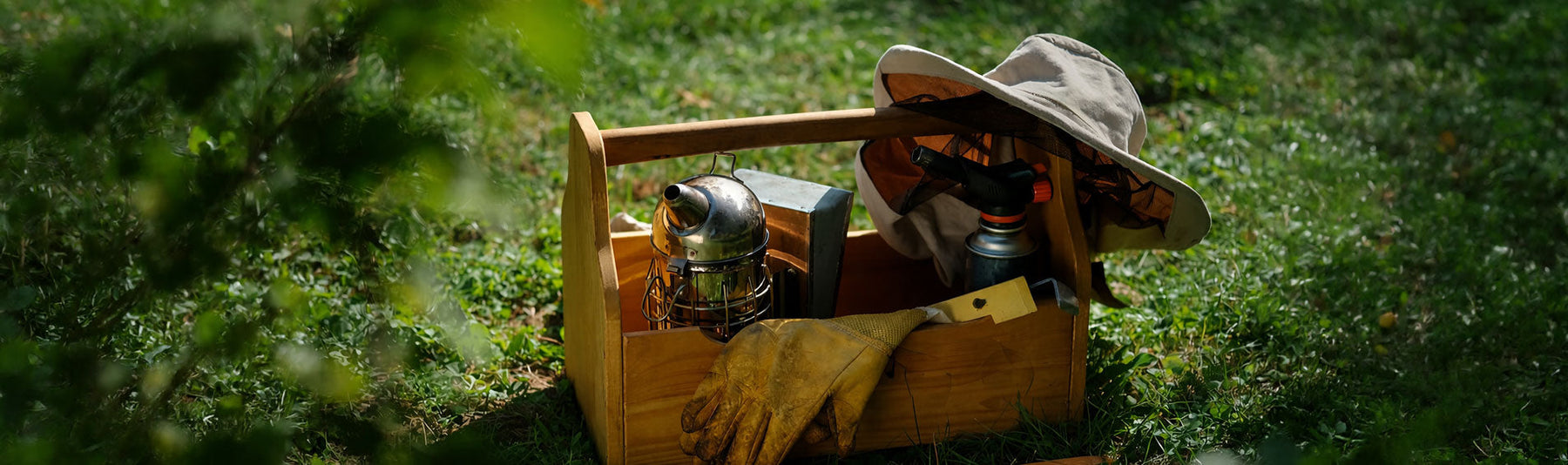 8 Must-Have Beehive Tools for a Seamless Honey Harvest