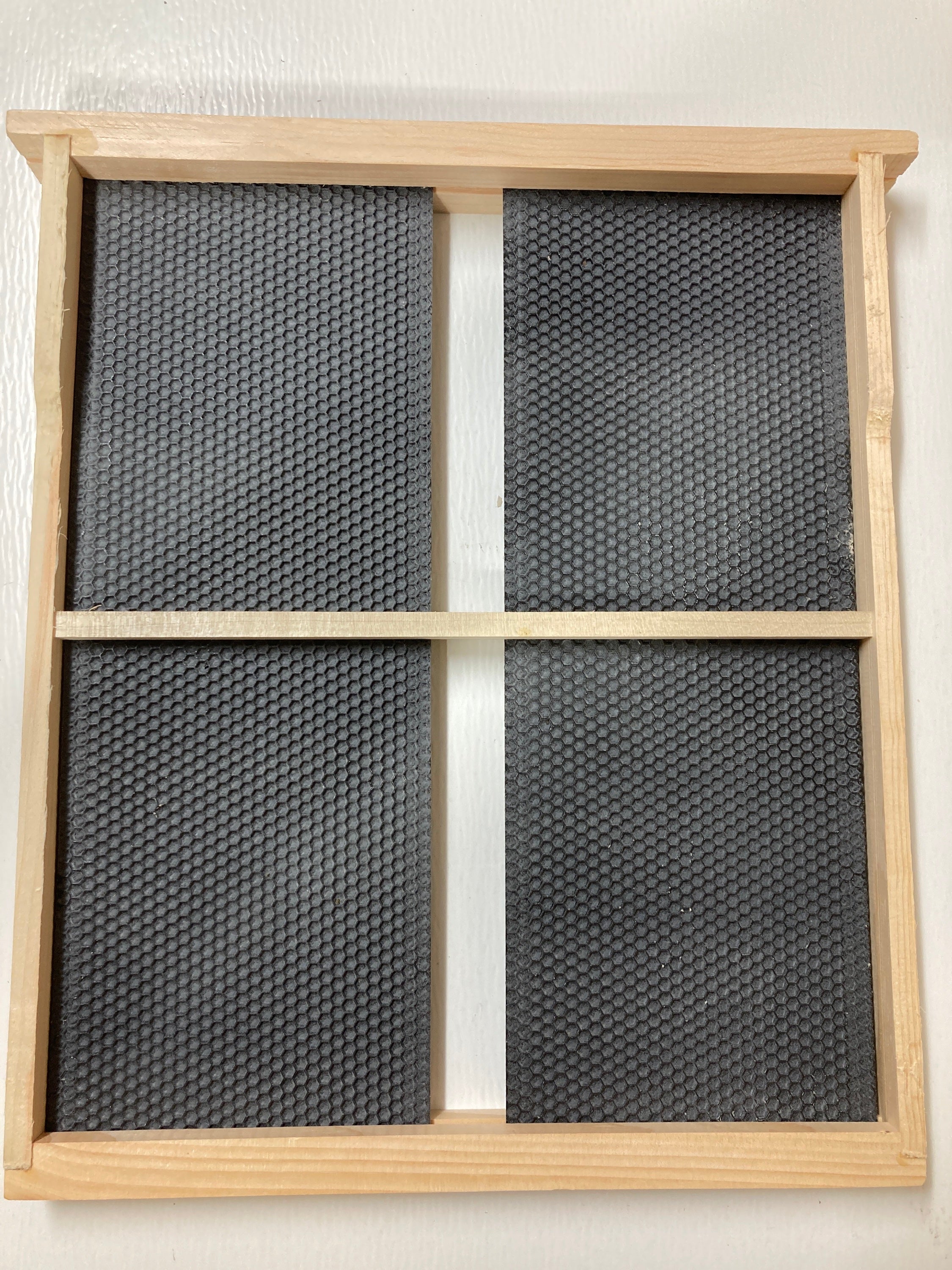 Bearsville Bees Layens 14-Frame Hive frame depth detail