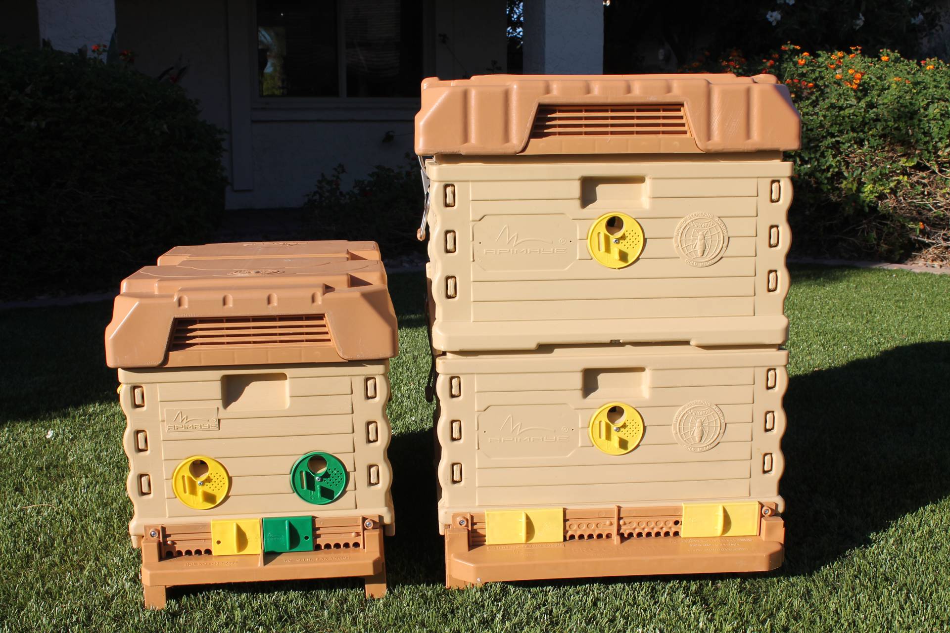7 Frame NUC White Insulated Bee Hive Set
