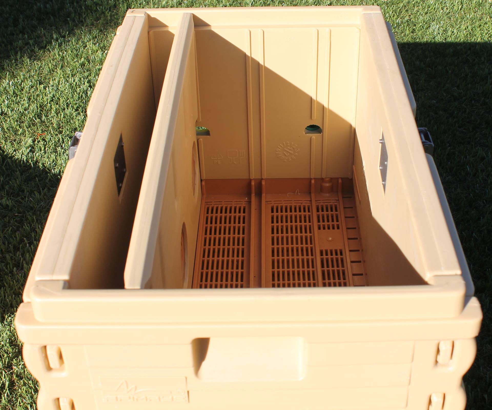 7 Frame NUC Insulated Bee Hive Set