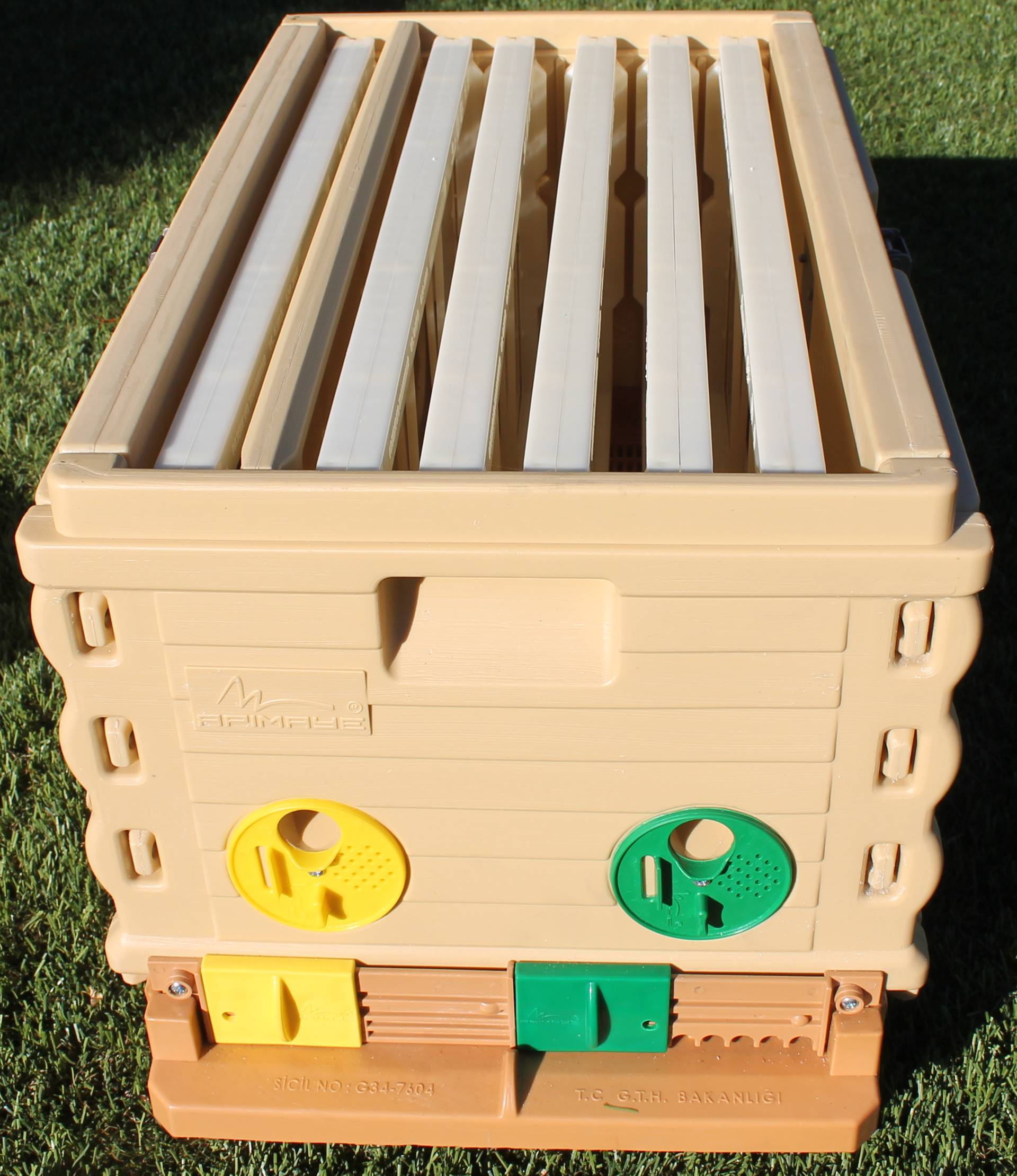 7 Frame NUC White Insulated Bee Hive Set