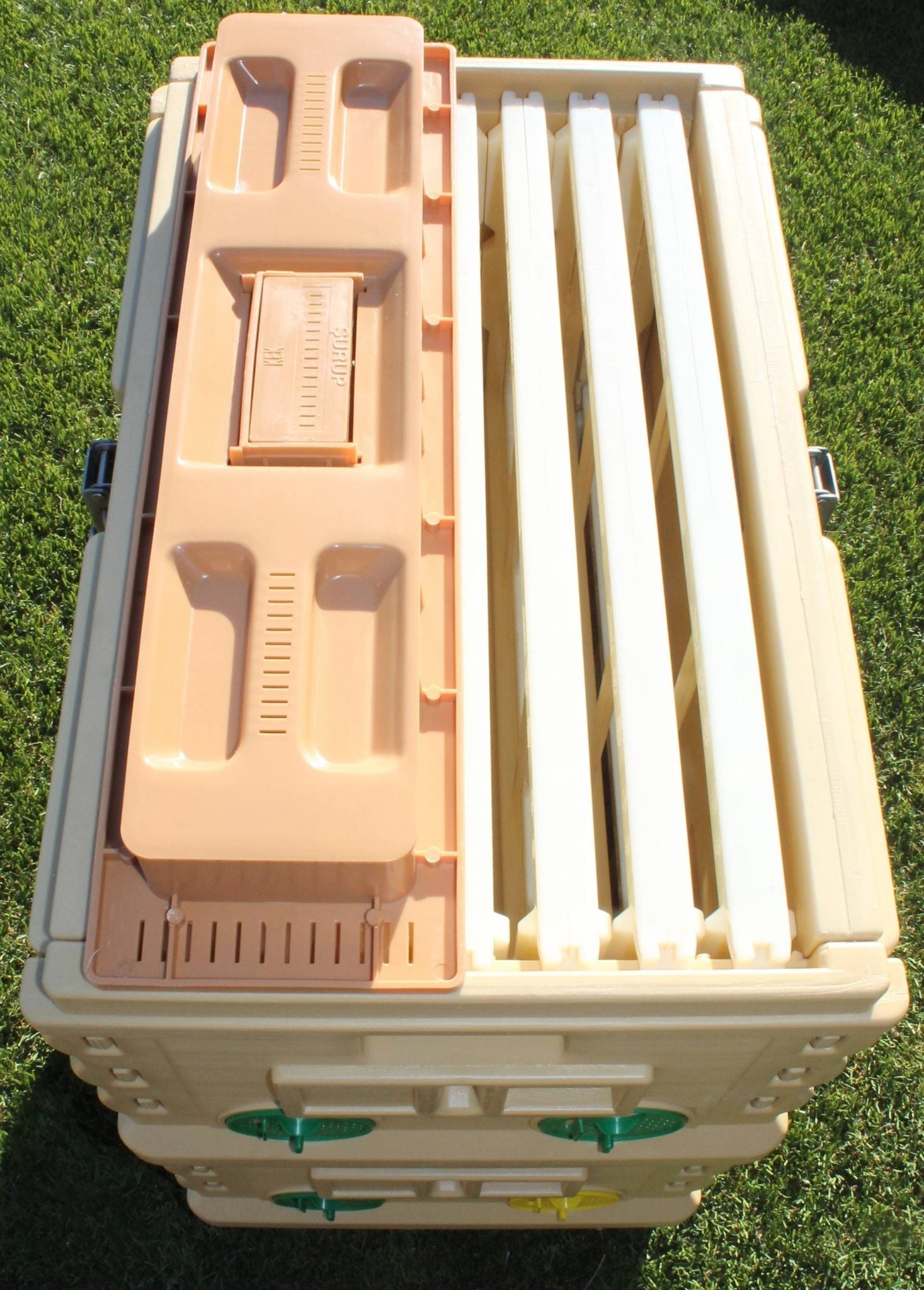 7 Frame NUC White Insulated Bee Hive Set