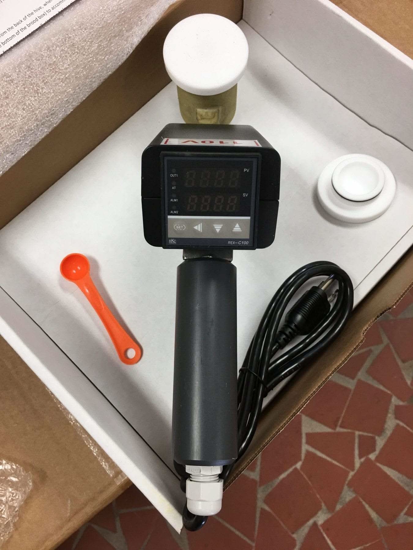 ProVap 110 Oxalic Acid Vaporizer for Varroa Mites Blythewood Bee Company ProVap 110 Oxalic Acid Vaporizer for Varroa Mites Blythewood Bee Company